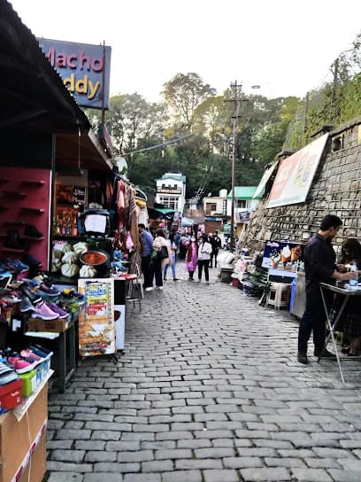 The Mall Road view 1